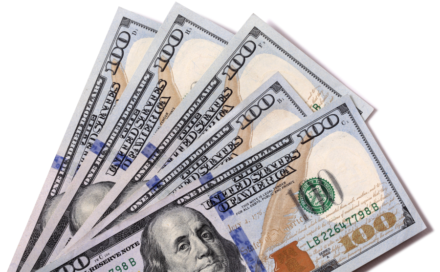 Dólar cai pelo sétimo dia seguido e fecha a R$ 5,64