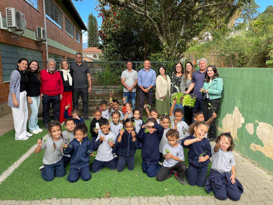 ﻿﻿Prefeitura inaugura horta didática na Escola Municipal Augusto Pugnaloni