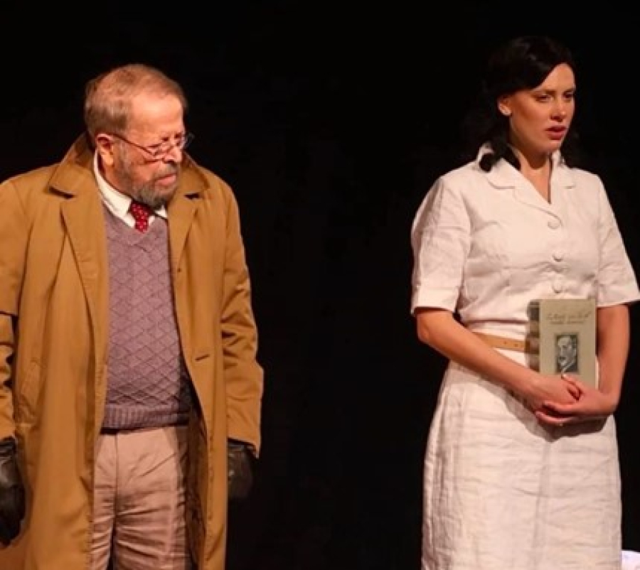 Indicada ao 19º Prêmio APTR, Hana Kolodny retorna aos palcos como protagonista de Lotte Zweig: A Mulher Silenciada, ao lado de Carlos Vereza