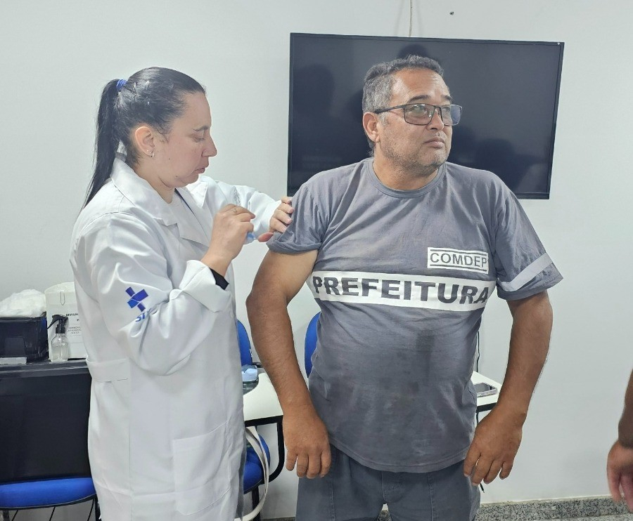 Vacinação de funcionários da Comdep tem aplicação de doses na Posse e no Duarte da Silveira