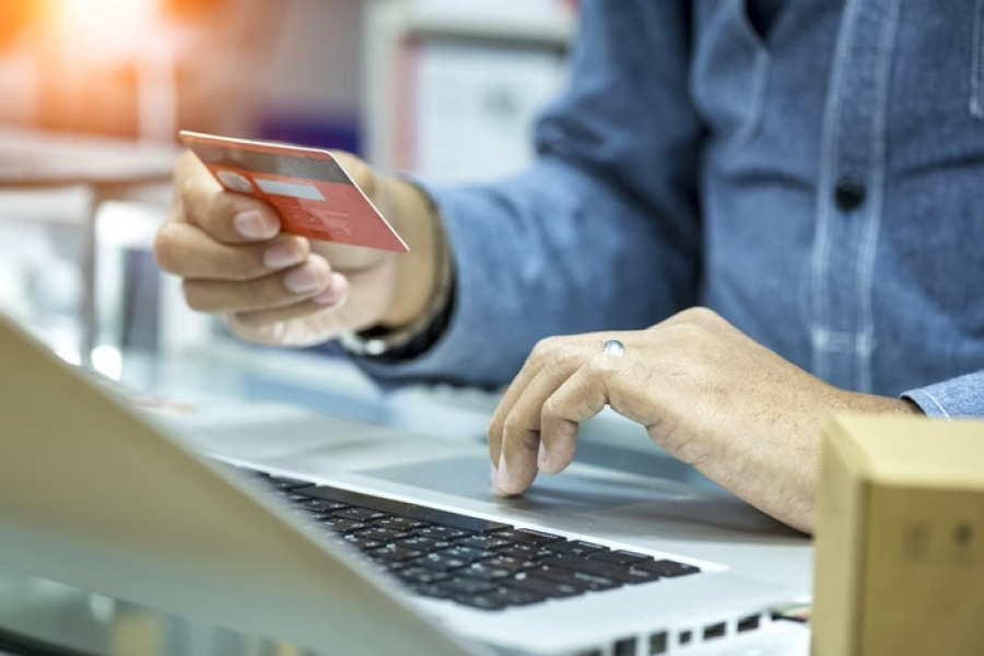 ﻿80% dos brasileiros já mantêm rotina de compras online