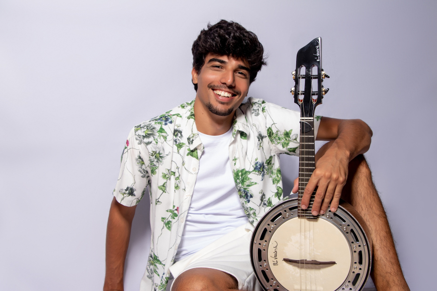 Destaque da nova geração do samba, El Pavuna faz show neste sábado no Centro Cultura Sesc Quitandinha