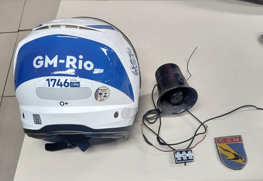 Guardas municipais detém motorista de aplicativo flagrado com sirene ligada na Linha Vermelha