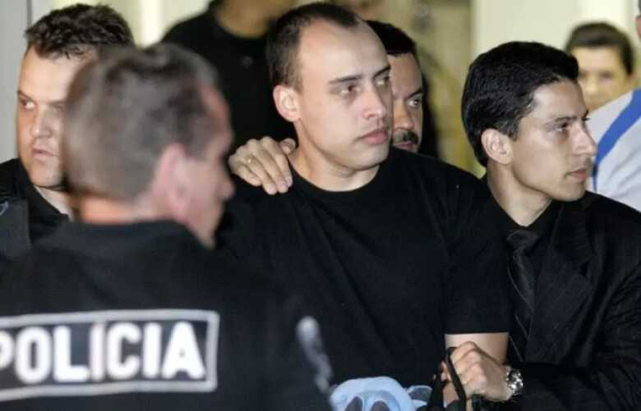 Alexandre Nardoni deixa a prisão após receber progressão para regime aberto