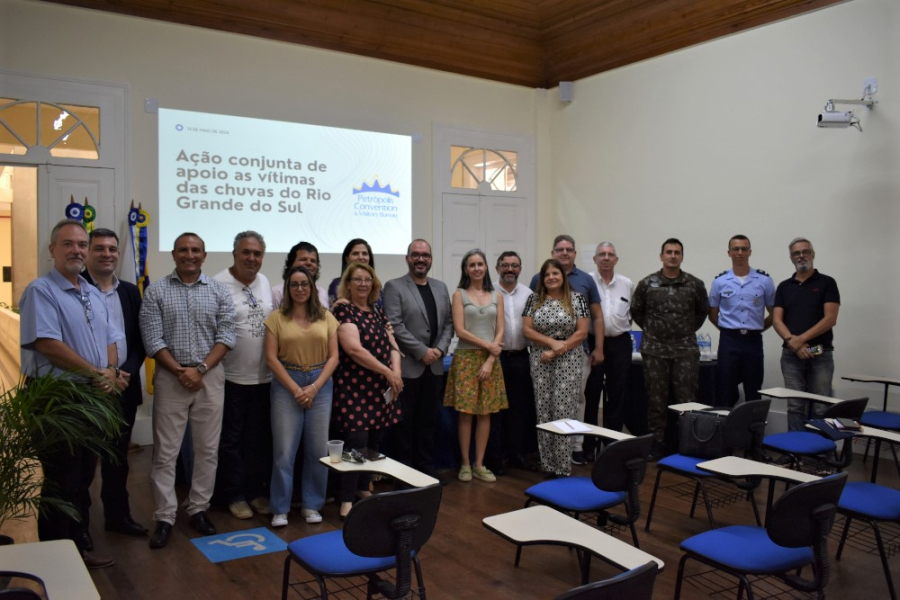 Com apoio do Exército e Força Aérea, 10 entidades de Petrópolis lançam campanha em apoio ao Rio Grande do Sul
