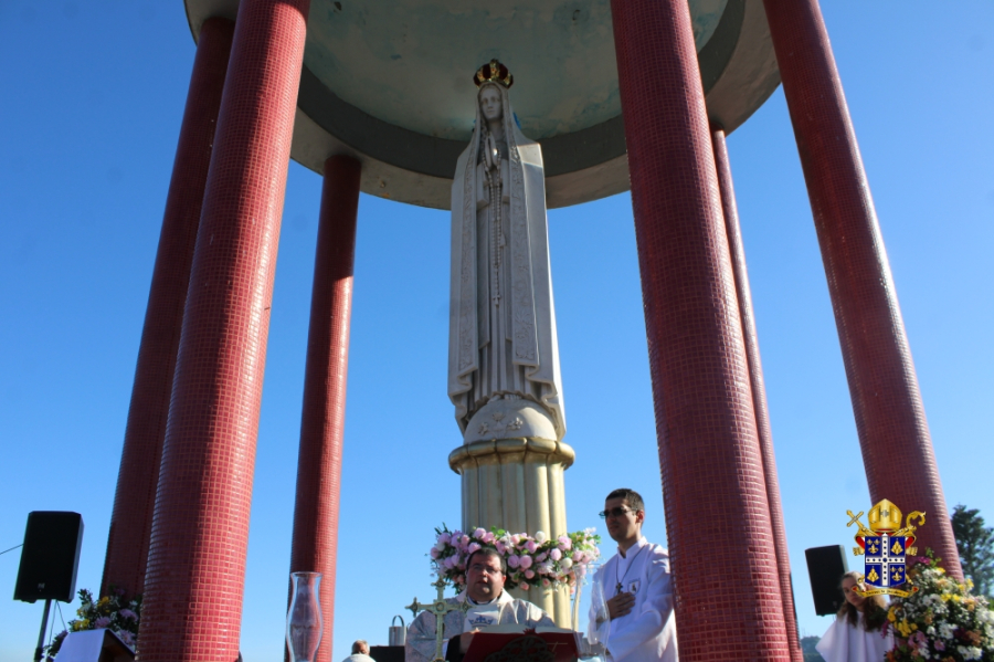 Festa no Trono de Fátima atraiu grande número de devotos
